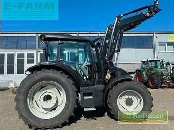 Tracteur agricole VALTRA