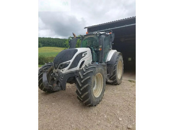 Tracteur agricole VALTRA T174