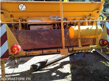 Travaux routiers Gravillonneur MAUGUIN 150: photos 2