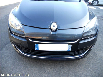 Voiture RENAULT