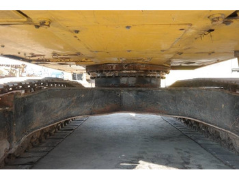 Pelle sur chenille Komatsu PC240-8: photos 5