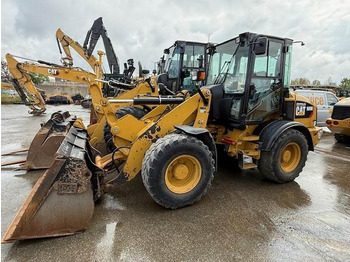 Chargeuse sur pneus CATERPILLAR 908M