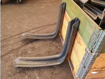 Préparation du carburant pour Camion neuf DAF original fuel tank brackets 620x675: photos 2