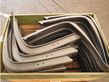 Préparation du carburant pour Camion neuf DAF original fuel tank brackets 620x675: photos 3