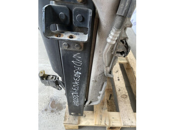 Radiateur pour Camion Mercedes-Benz Actros MP4: photos 4 Radiateur pour Camion Mercedes-Benz Actros MP4: photos 4