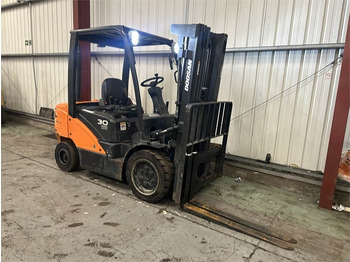Chariot élévateur diesel Doosan D30S-5: photos 4