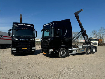 Camion ampliroll SCANIA R 580