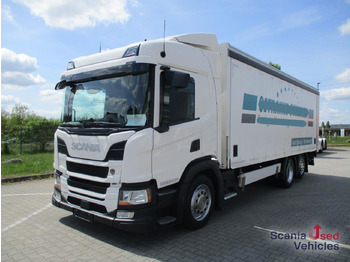 Camion pour le transport de boissons SCANIA P 320
