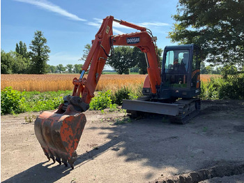 Pelle sur chenille DOOSAN DH60-7