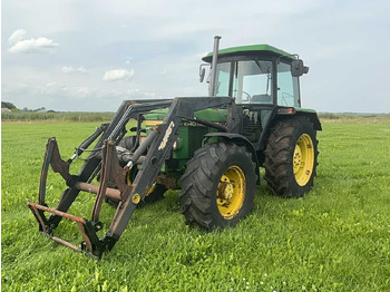 Tracteur agricole JOHN DEERE 2040