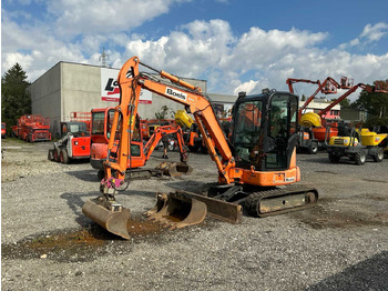 Pelle sur chenille KOMATSU PC35MR-5
