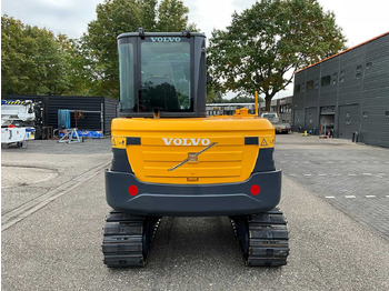 Pelle sur chenille Volvo EC60C: photos 4