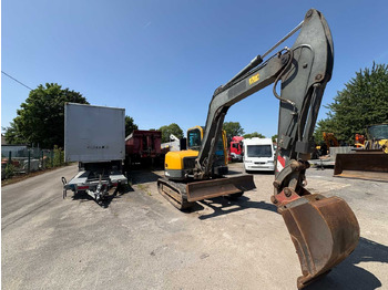 Pelle sur chenille VOLVO ECR88 Plus