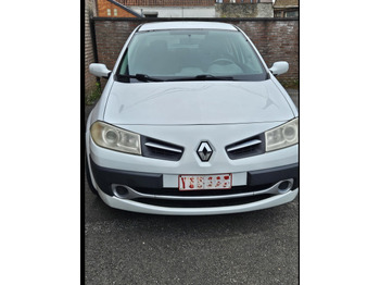 Voiture RENAULT