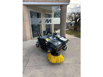 Brosse pour Mini chargeuse neuf CM Crusher CSI 125 Sweeping Bucket: photos 2