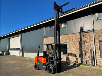 Chariot élévateur diesel Doosan D30G Yanmar 3 ton Triplex Freelift Sideshift Diesel Heftruck 470 cm hefhoogte: photos 2
