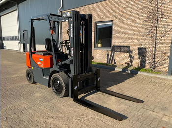Chariot élévateur diesel Doosan D30G Yanmar 3 ton Triplex Freelift Sideshift Diesel Heftruck 470 cm hefhoogte: photos 4