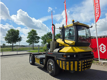 Tracteur portuaire TERBERG