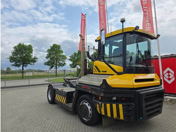 Tracteur portuaire TERBERG
