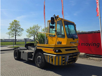 Tracteur portuaire TERBERG
