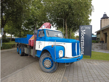 Camion grue SCANIA
