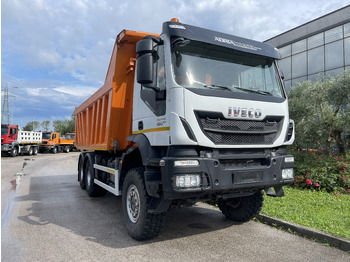 Camion benne IVECO Trakker