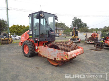 Compacteur CATERPILLAR