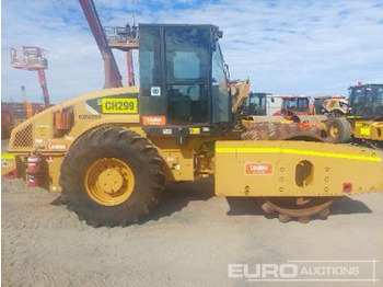 Compacteur CATERPILLAR