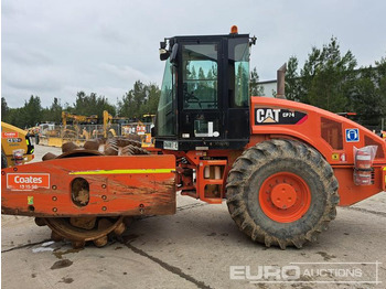 Compacteur CATERPILLAR