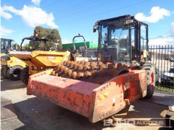 Compacteur CATERPILLAR
