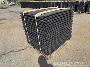 Matériel de chantier Pallet of Plastic Connectable Road Plates, 1200x800x28mm, 22kg per Plate (35 of): photos 2