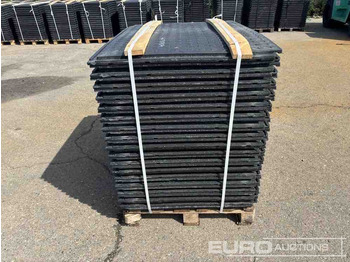 Matériel de chantier Pallet of Plastic Connectable Road Plates, 1200x800x28mm, 22kg per Plate (35 of): photos 3