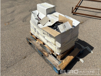 Matériel de chantier Pallet of Various Rubber Sandals: photos 2