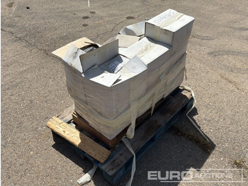 Matériel de chantier Pallet of Various Rubber Sandals: photos 3