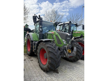 Tracteur agricole FENDT 718 Vario