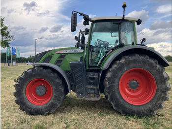 Tracteur agricole FENDT 724 Vario