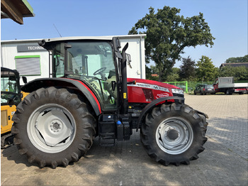 Tracteur agricole MASSEY FERGUSON 5712
