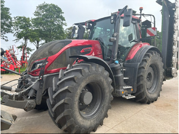 Tracteur agricole VALTRA