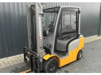 Chariot élévateur à gaz JUNGHEINRICH TFG