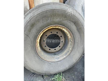 Pneus et jantes BRIDGESTONE