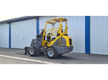 Valet de ferme neuf Eurotrac W11 Radlader Hoflader: photos 2