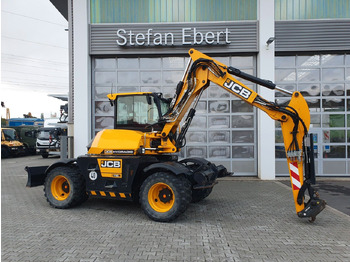 Pelle sur pneus JCB