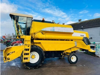 Moissonneuse-batteuse NEW HOLLAND TC series