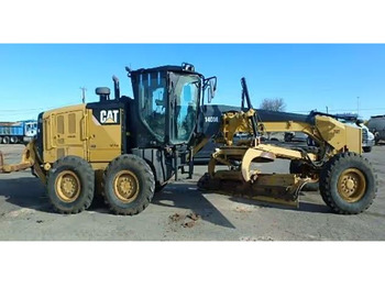 Niveleuse CATERPILLAR 140M