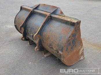 Godet 70" Loading Bucket to suit Telehandler: photos 5 Godet 70" Loading Bucket to suit Telehandler: photos 5