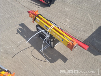 Matériel de chantier Unused 2025 Captok Self-Leveling Rotary Laser, Receiver, Tripod, Grade Rod: photos 3