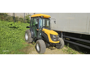 Tracteur agricole JCB