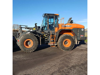 Chargeuse sur pneus Doosan DL420-7: photos 5