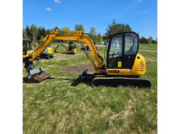 Mini pelle JCB