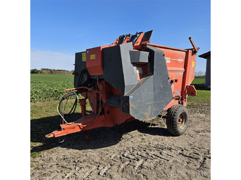 Matériel d'élevage KUHN